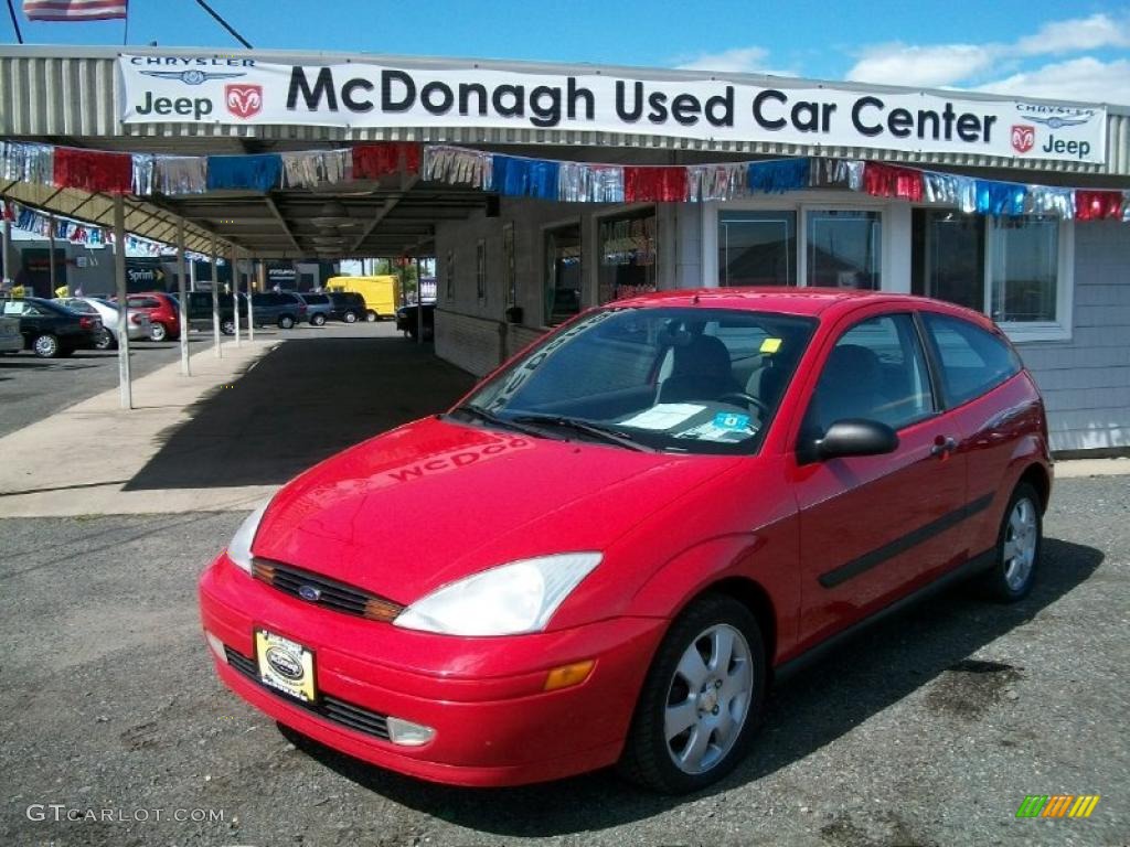 2001 Focus ZX3 Coupe - Infra Red Clearcoat / Dark Charcoal Black photo #1