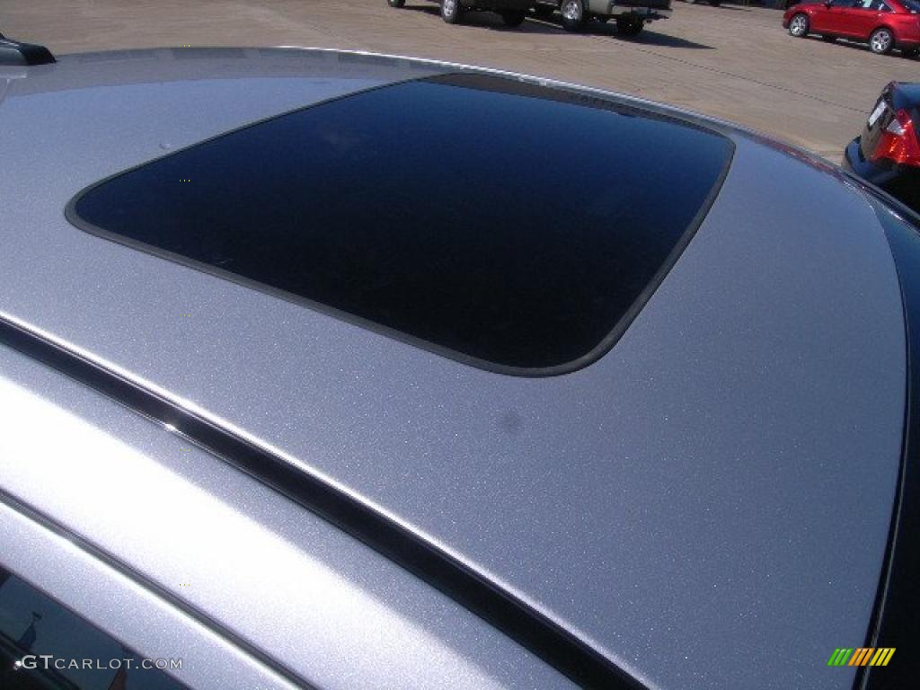 2010 Fusion SE V6 - Brilliant Silver Metallic / Medium Light Stone photo #3