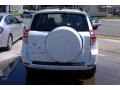 Super White - RAV4 4WD Photo No. 3