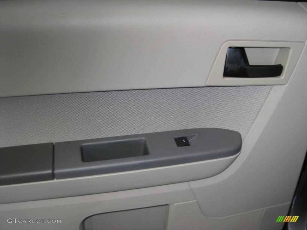 2011 Escape XLT V6 - Sterling Grey Metallic / Stone photo #20