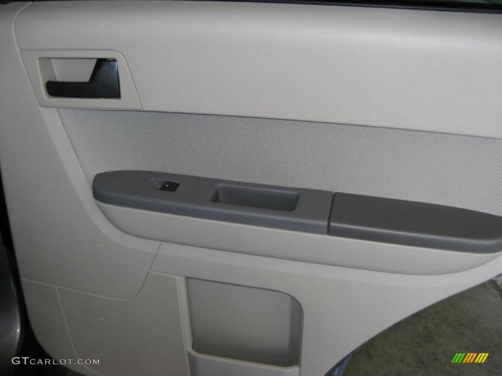 2011 Escape XLT V6 - Sterling Grey Metallic / Stone photo #26