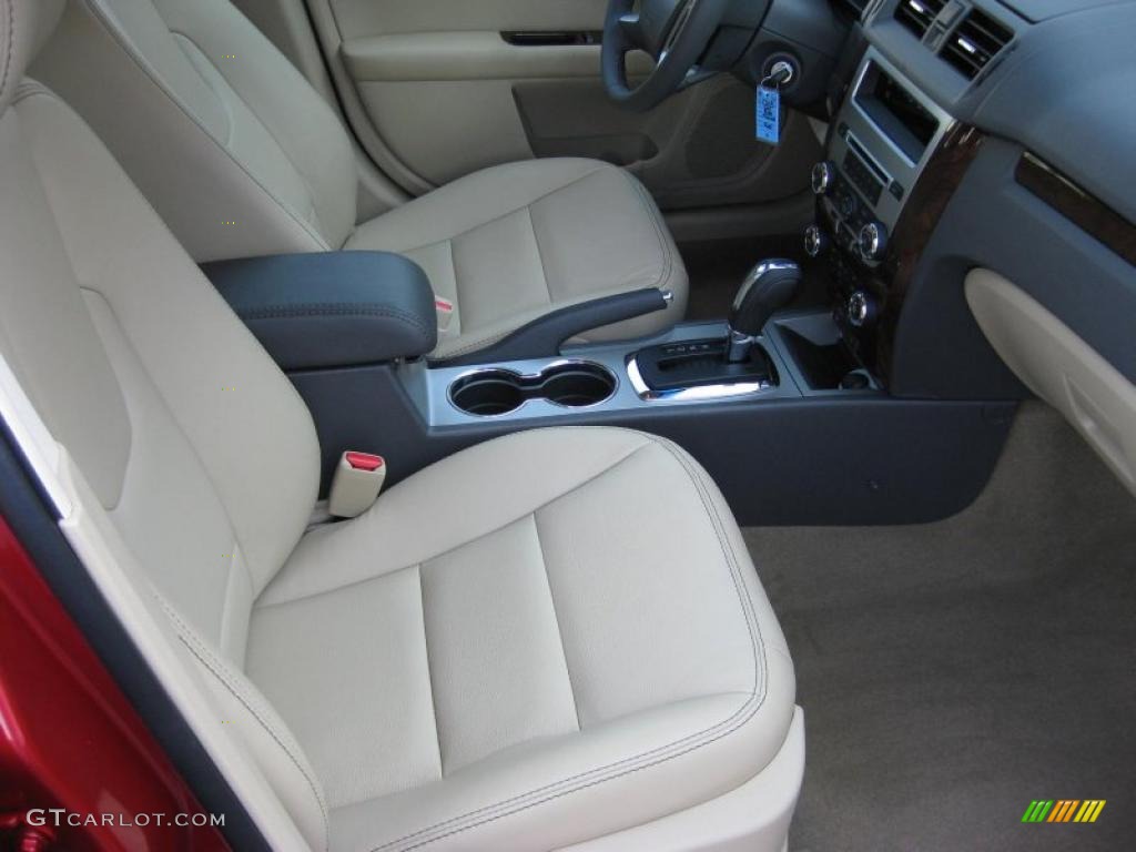 2011 Fusion SEL - Red Candy Metallic / Camel photo #21