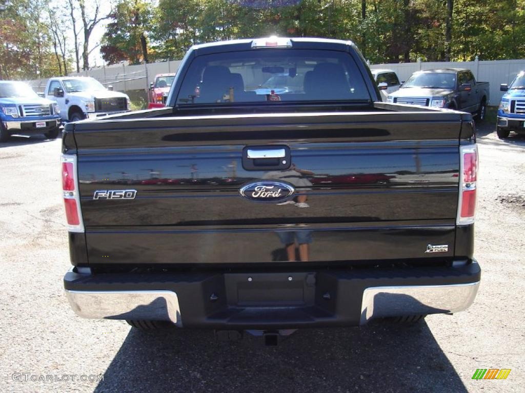 2010 F150 XLT SuperCrew 4x4 - Tuxedo Black / Medium Stone photo #4