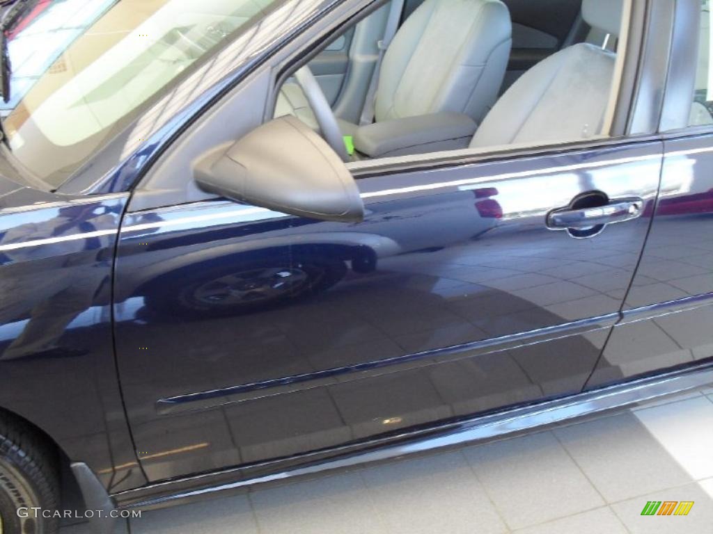 2005 Malibu Maxx LT Wagon - Dark Blue Metallic / Gray photo #6