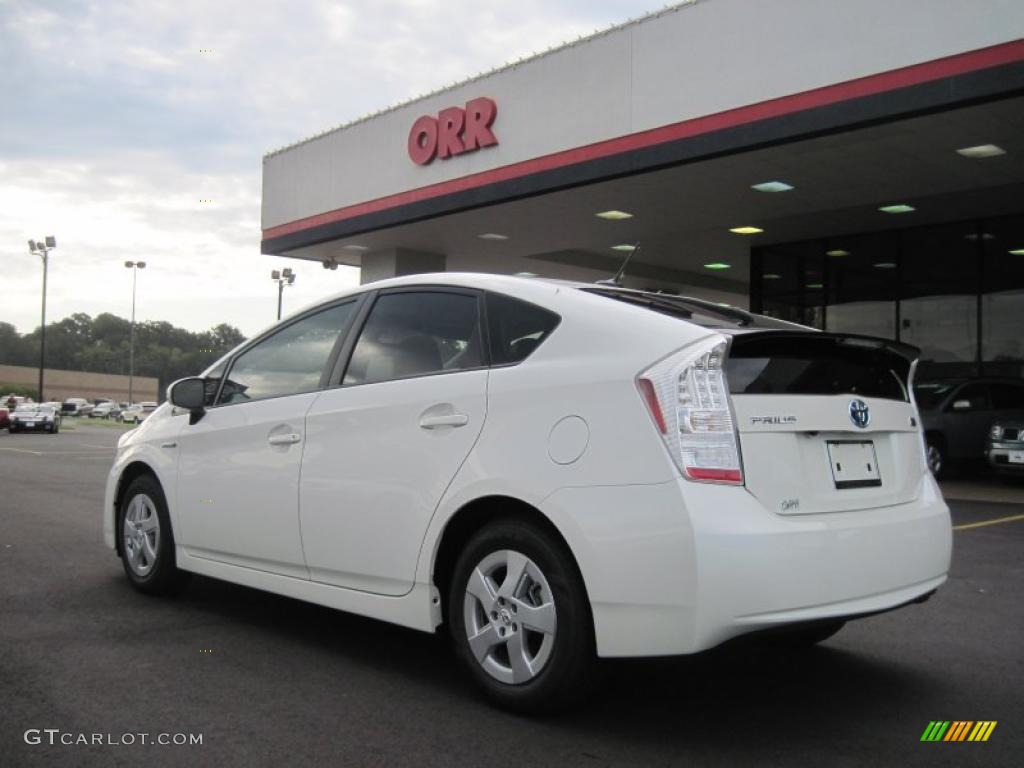 2010 Prius Hybrid III - Blizzard White Pearl / Bisque photo #3