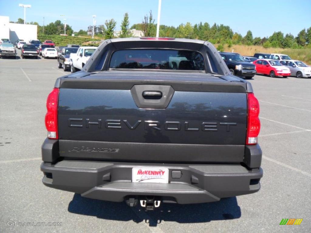 2004 Avalanche 1500 Z71 4x4 - Black / Dark Charcoal photo #3