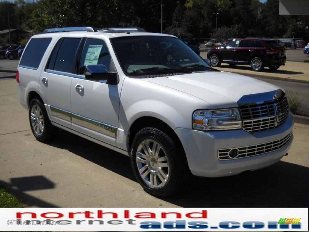 2011 Navigator 4x4 - White Platinum Tri-Coat / Stone photo #15