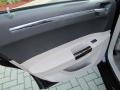 Brilliant Black - 300 C HEMI Photo No. 15