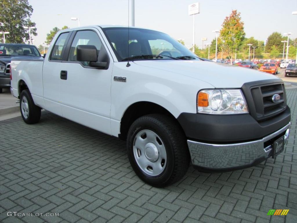 2006 F150 XL SuperCab - Oxford White / Medium/Dark Flint photo #7