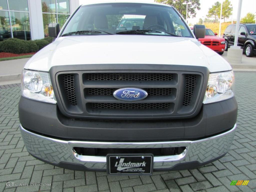 2006 F150 XL SuperCab - Oxford White / Medium/Dark Flint photo #8