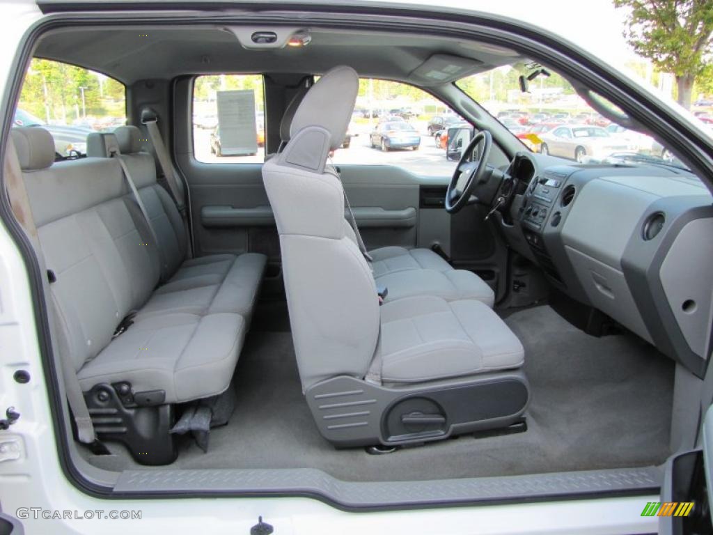 2006 F150 XL SuperCab - Oxford White / Medium/Dark Flint photo #17