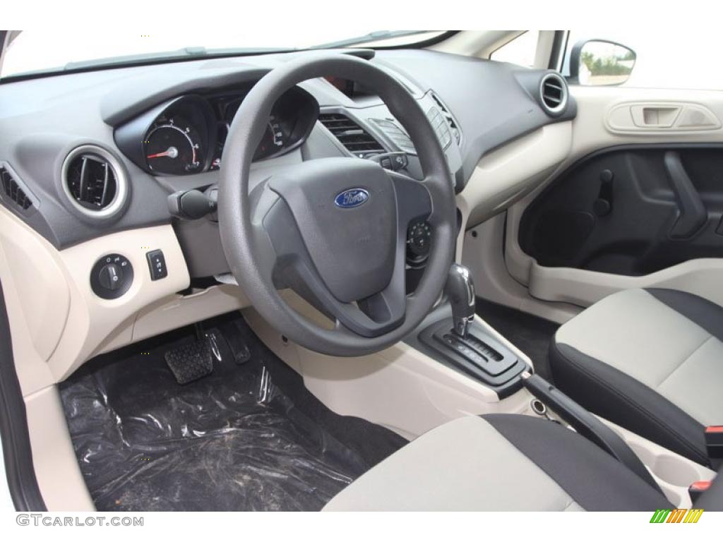 2011 Fiesta S Sedan - Oxford White / Light Stone/Charcoal Black Cloth photo #4