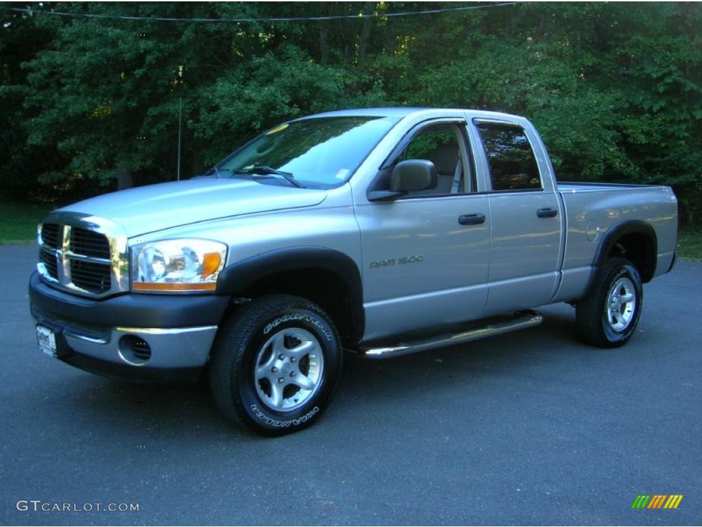 2006 Ram 1500 ST Quad Cab 4x4 - Bright Silver Metallic / Medium Slate Gray photo #2