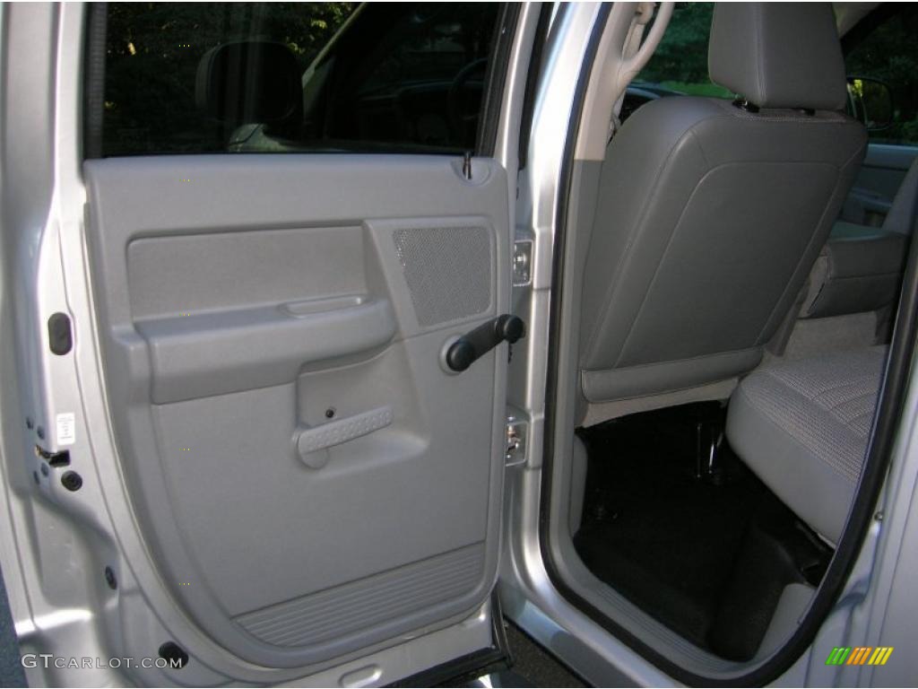2006 Ram 1500 ST Quad Cab 4x4 - Bright Silver Metallic / Medium Slate Gray photo #10