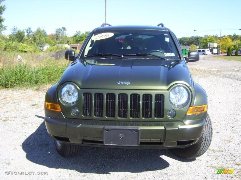 2006 Liberty Sport 4x4 - Jeep Green Metallic / Medium Slate Gray photo #2