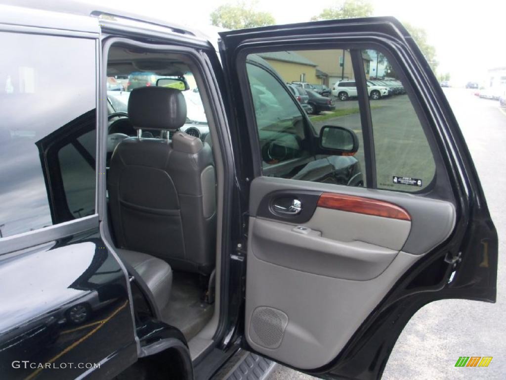 2002 Envoy SLT 4x4 - Onyx Black / Medium Pewter photo #24