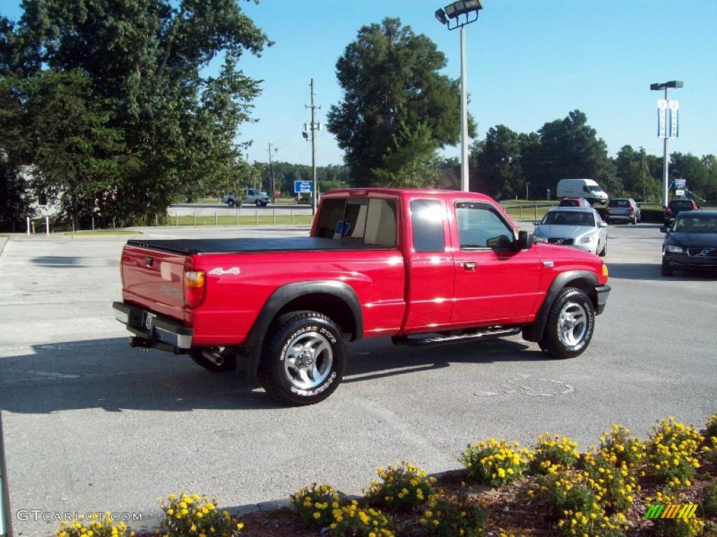 2007 B-Series Truck B4000 Extended Cab 4x4 - Volcanic Red / Graphite photo #7