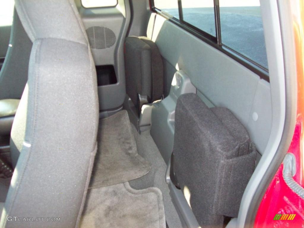 2007 B-Series Truck B4000 Extended Cab 4x4 - Volcanic Red / Graphite photo #12