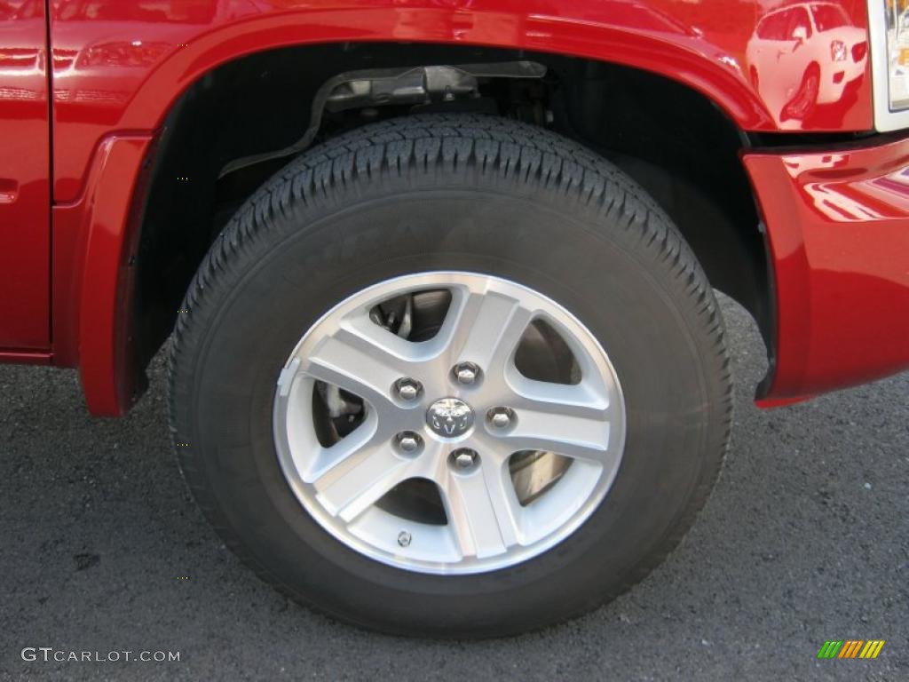 2010 Dakota Big Horn Crew Cab 4x4 - Inferno Red Crystal Pearl / Dark Slate Gray/Medium Slate Gray photo #25