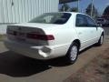 Super White - Camry LE Photo No. 16