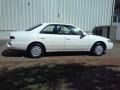 Super White - Camry LE Photo No. 17