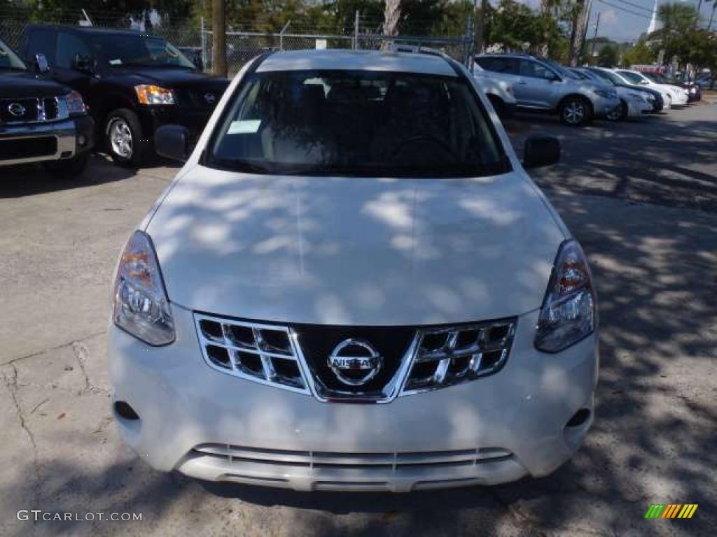 2011 Rogue S - Pearl White / Gray photo #2