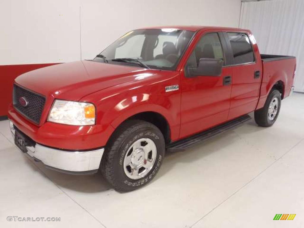 2005 F150 XLT SuperCrew - Bright Red / Medium Flint Grey photo #8