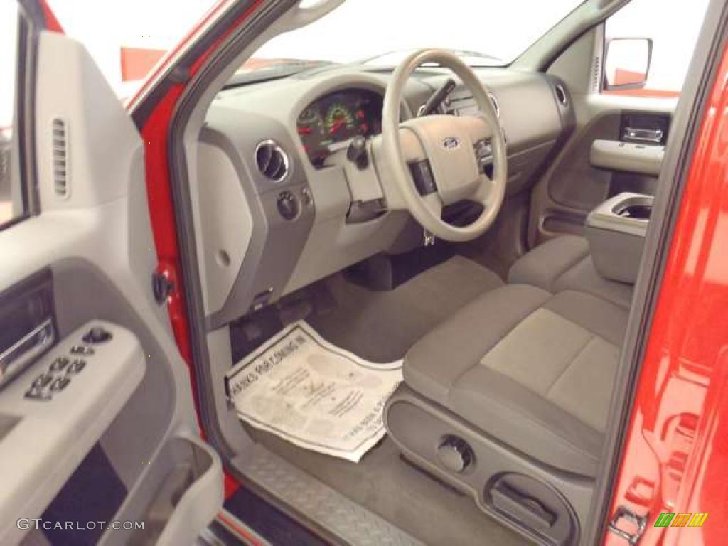 2005 F150 XLT SuperCrew - Bright Red / Medium Flint Grey photo #13