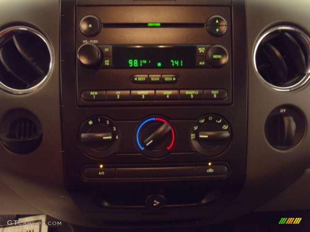 2005 F150 XLT SuperCrew - Bright Red / Medium Flint Grey photo #15