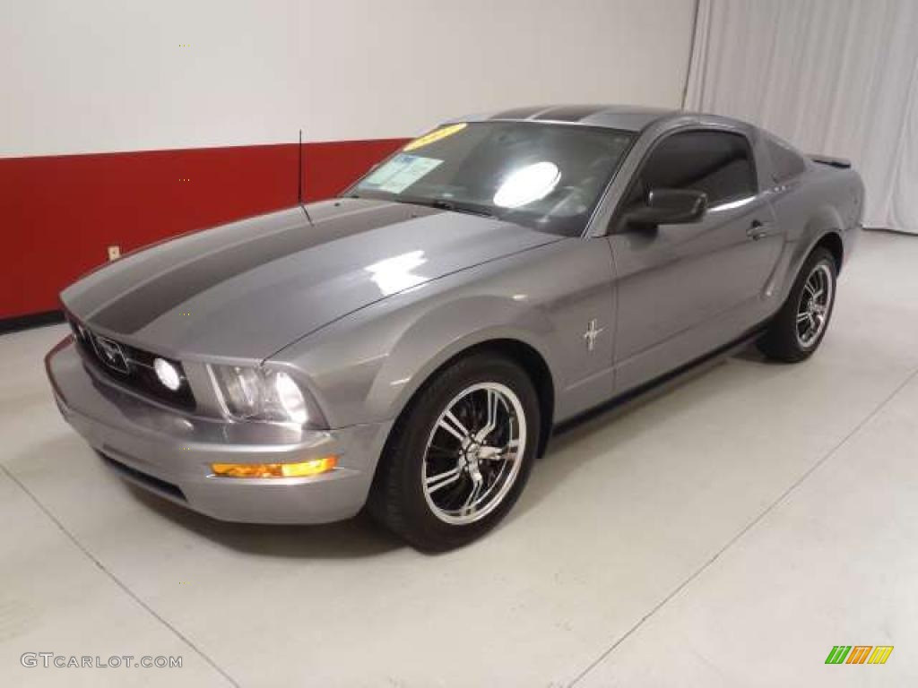 2007 Mustang V6 Deluxe Coupe - Tungsten Grey Metallic / Dark Charcoal photo #8