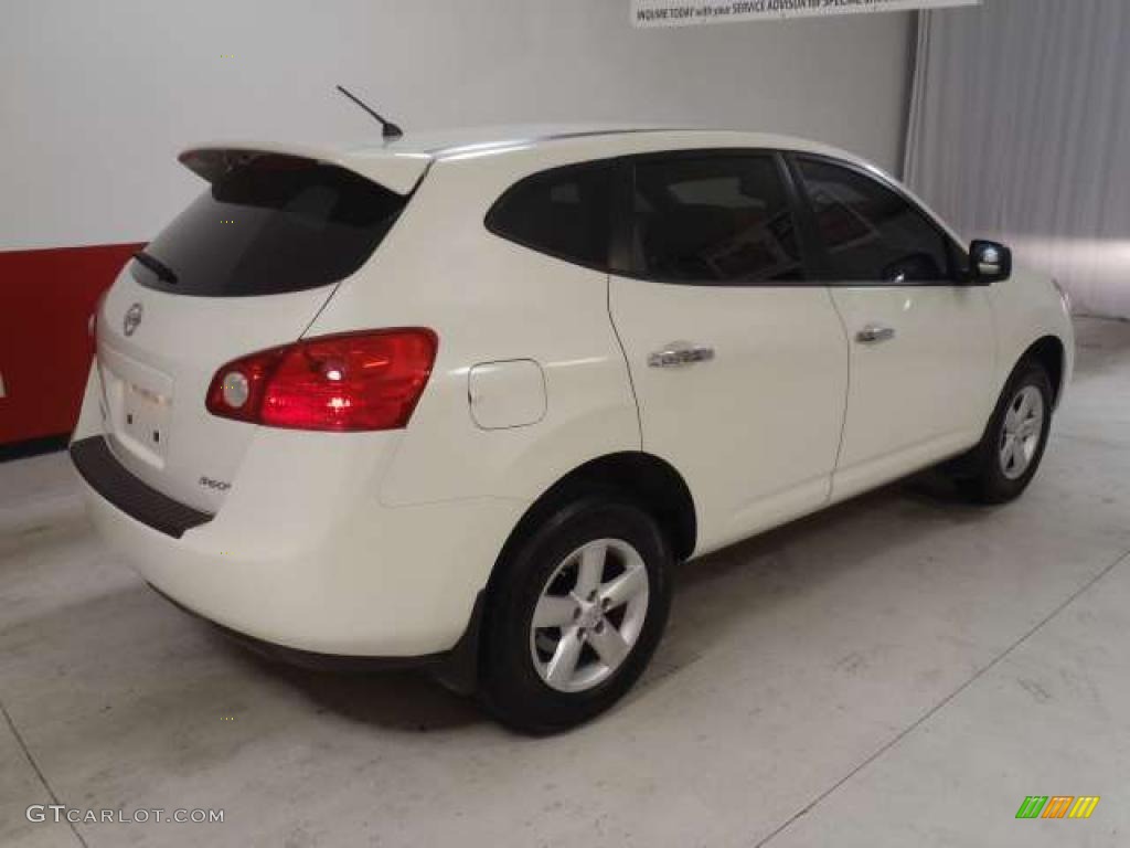 2010 Rogue S 360 Value Package - Phantom White / Gray photo #4