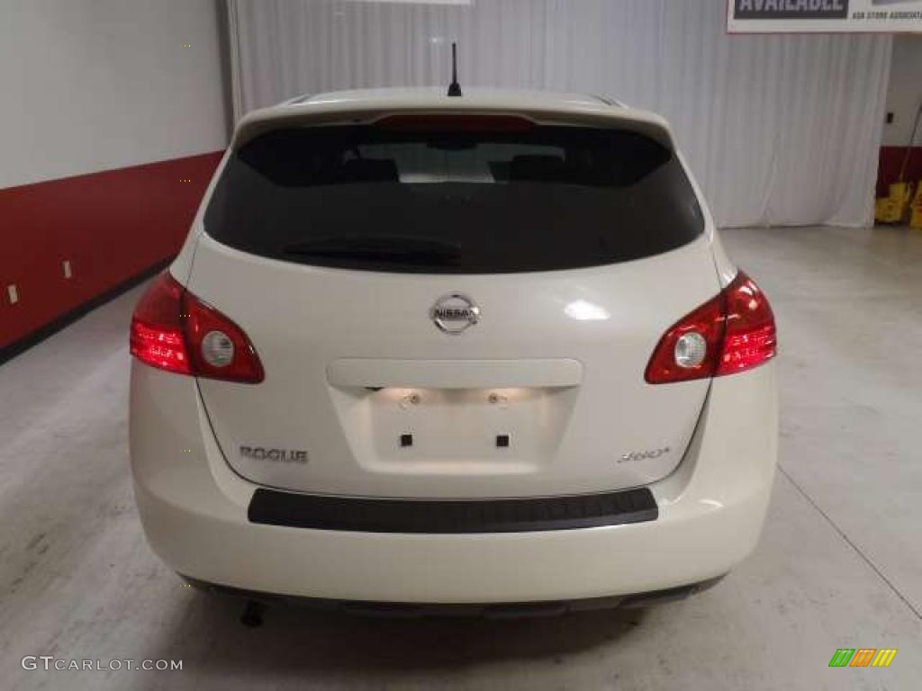 2010 Rogue S 360 Value Package - Phantom White / Gray photo #5