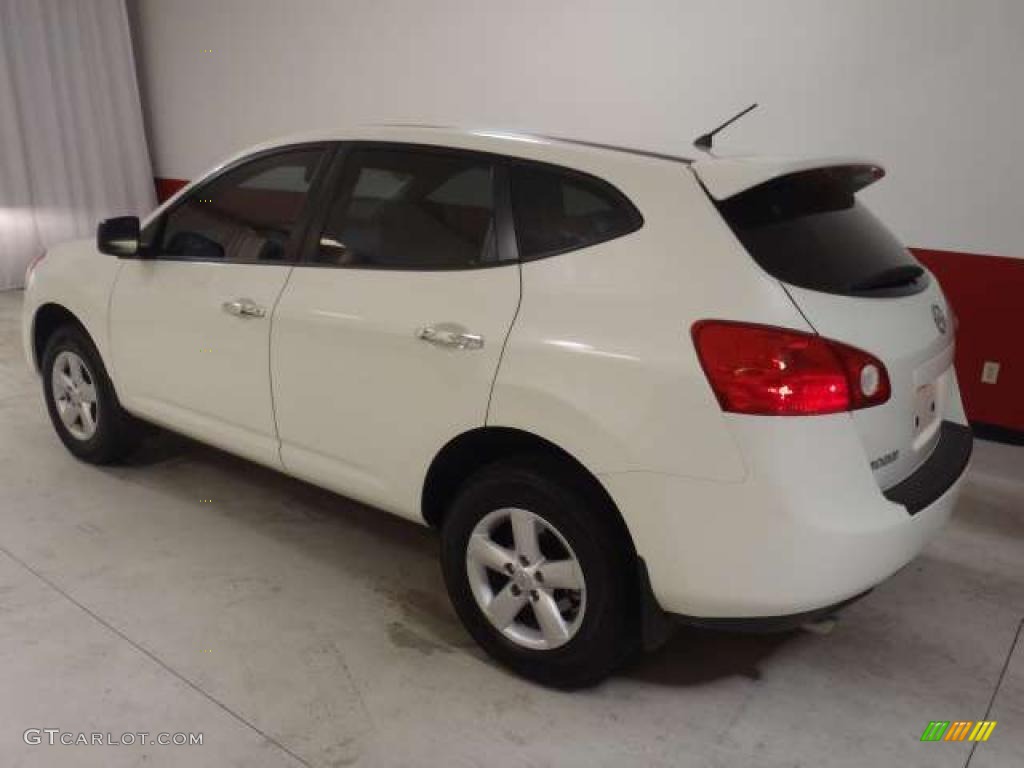 2010 Rogue S 360 Value Package - Phantom White / Gray photo #6