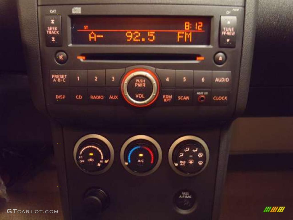 2010 Rogue S 360 Value Package - Phantom White / Gray photo #15