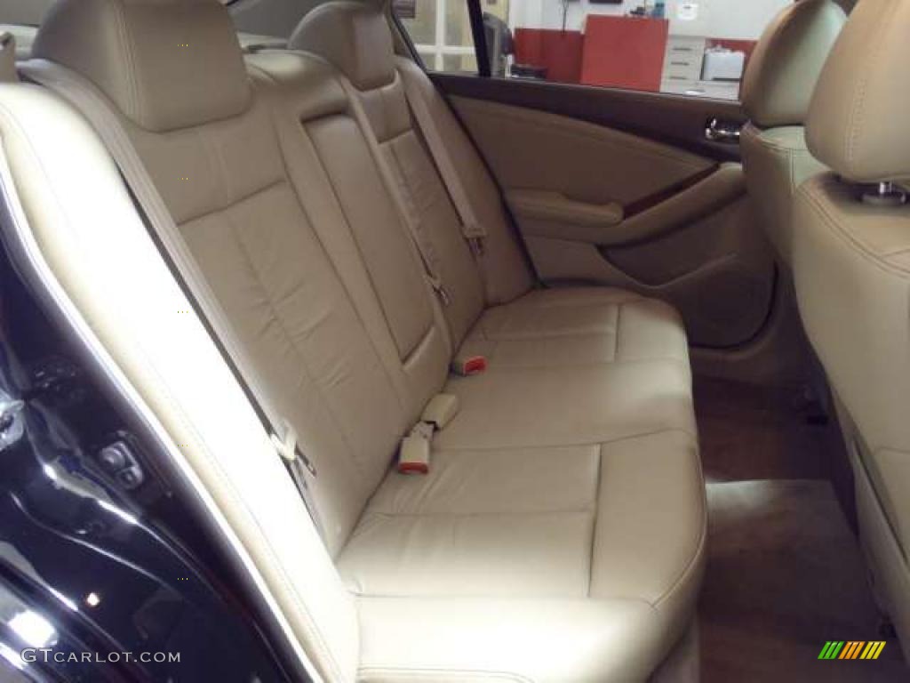 2007 Altima 2.5 SL - Super Black / Blond photo #19