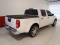 Avalanche White - Frontier SE Crew Cab Photo No. 4