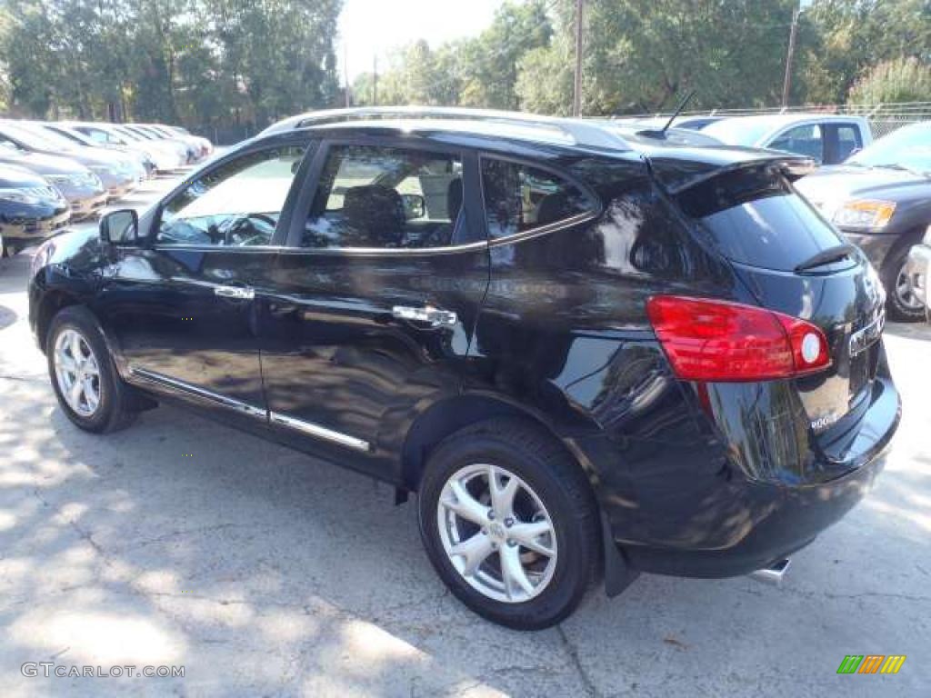 2011 Rogue SV - Wicked Black / Gray photo #3