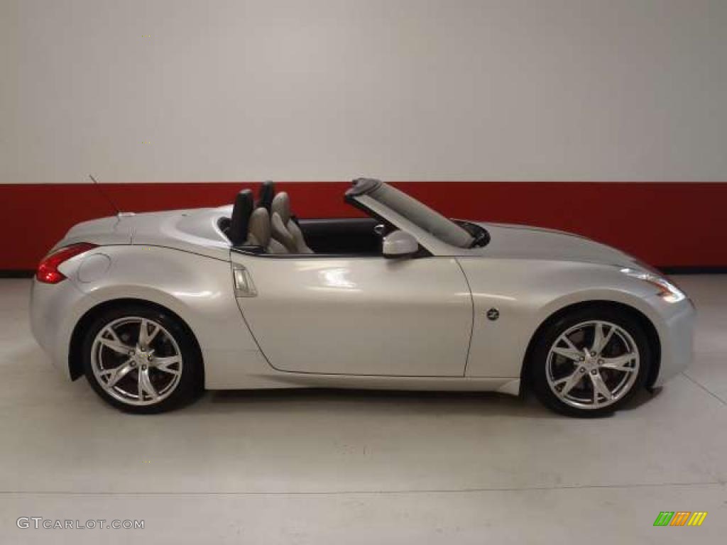 2010 370Z Sport Touring Roadster - Brilliant Silver / Gray Leather photo #3