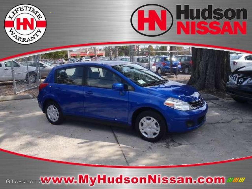 2011 Versa 1.8 S Hatchback - Metallic Blue / Charcoal photo #1