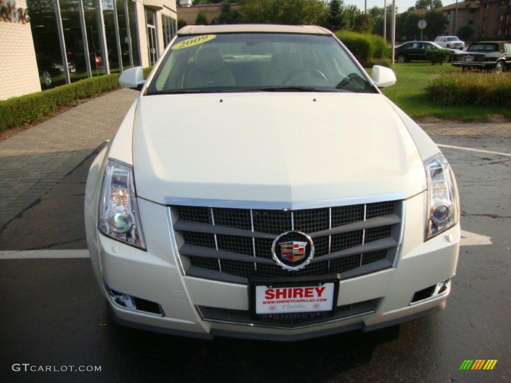 2009 CTS 4 AWD Sedan - White Diamond Tri-Coat / Cashmere/Cocoa photo #2