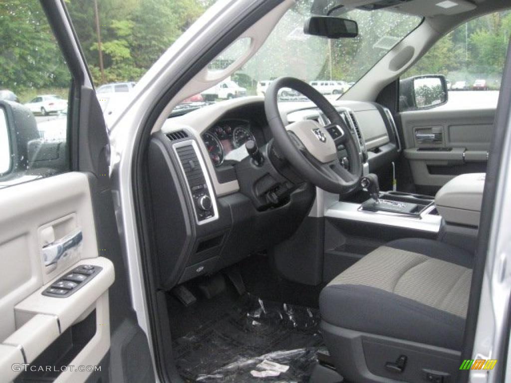 2011 Ram 1500 SLT Crew Cab 4x4 - Bright Silver Metallic / Dark Slate Gray/Medium Graystone photo #8