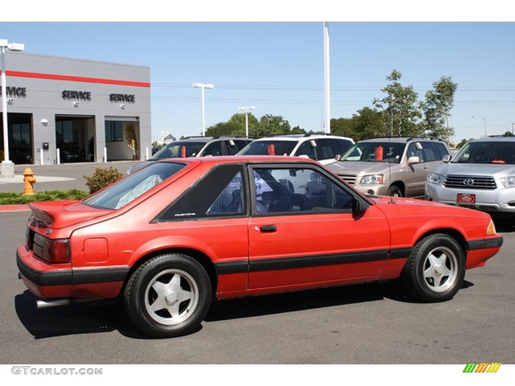 1990 Mustang LX 5.0 Coupe - Bright Red / Black photo #2