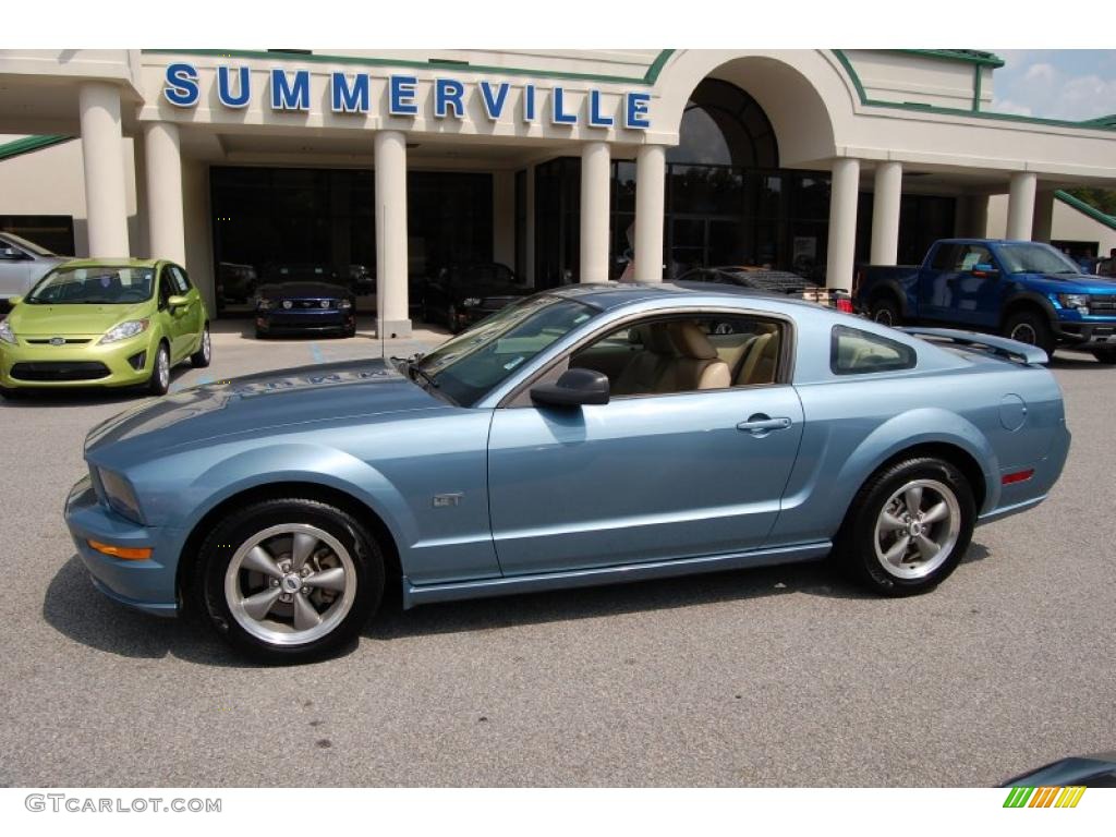 2006 Mustang GT Premium Coupe - Windveil Blue Metallic / Light Parchment photo #2