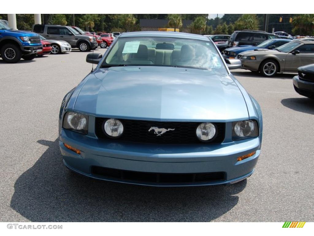2006 Mustang GT Premium Coupe - Windveil Blue Metallic / Light Parchment photo #13