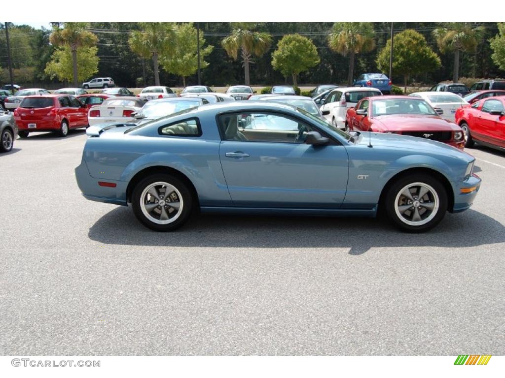 2006 Mustang GT Premium Coupe - Windveil Blue Metallic / Light Parchment photo #14