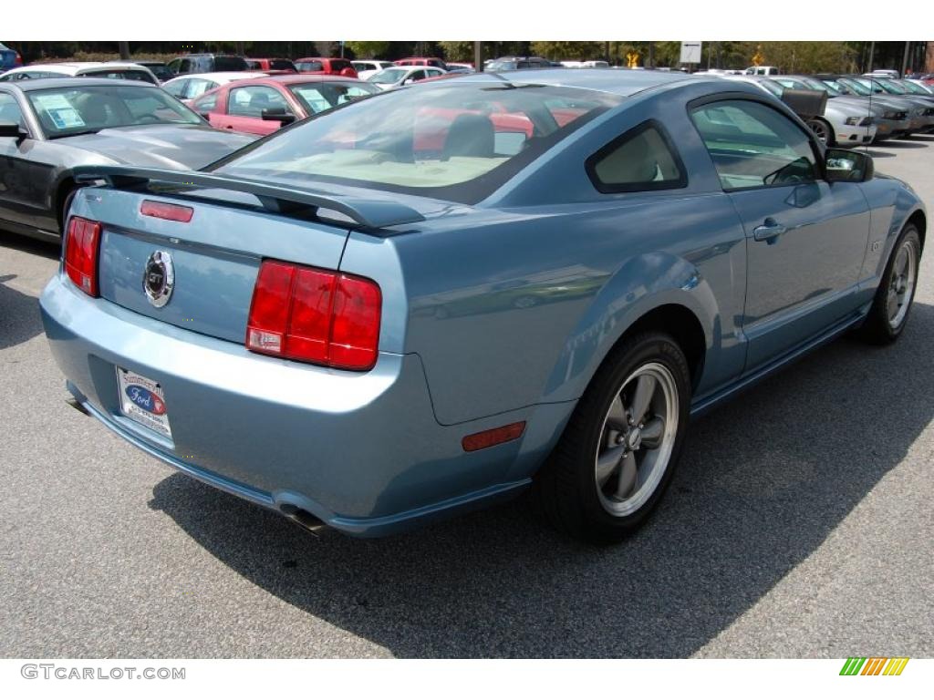 2006 Mustang GT Premium Coupe - Windveil Blue Metallic / Light Parchment photo #15