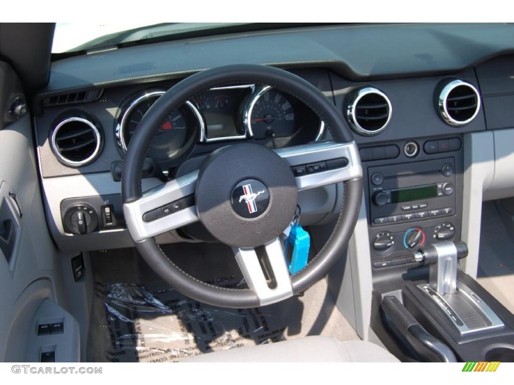 2006 Mustang V6 Deluxe Convertible - Performance White / Light Graphite photo #5