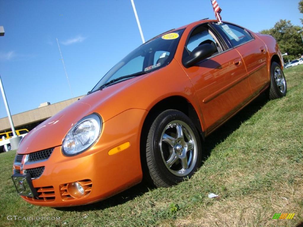 2005 Neon SXT - Orange Blast Pearlcoat / Dark Slate Gray photo #1