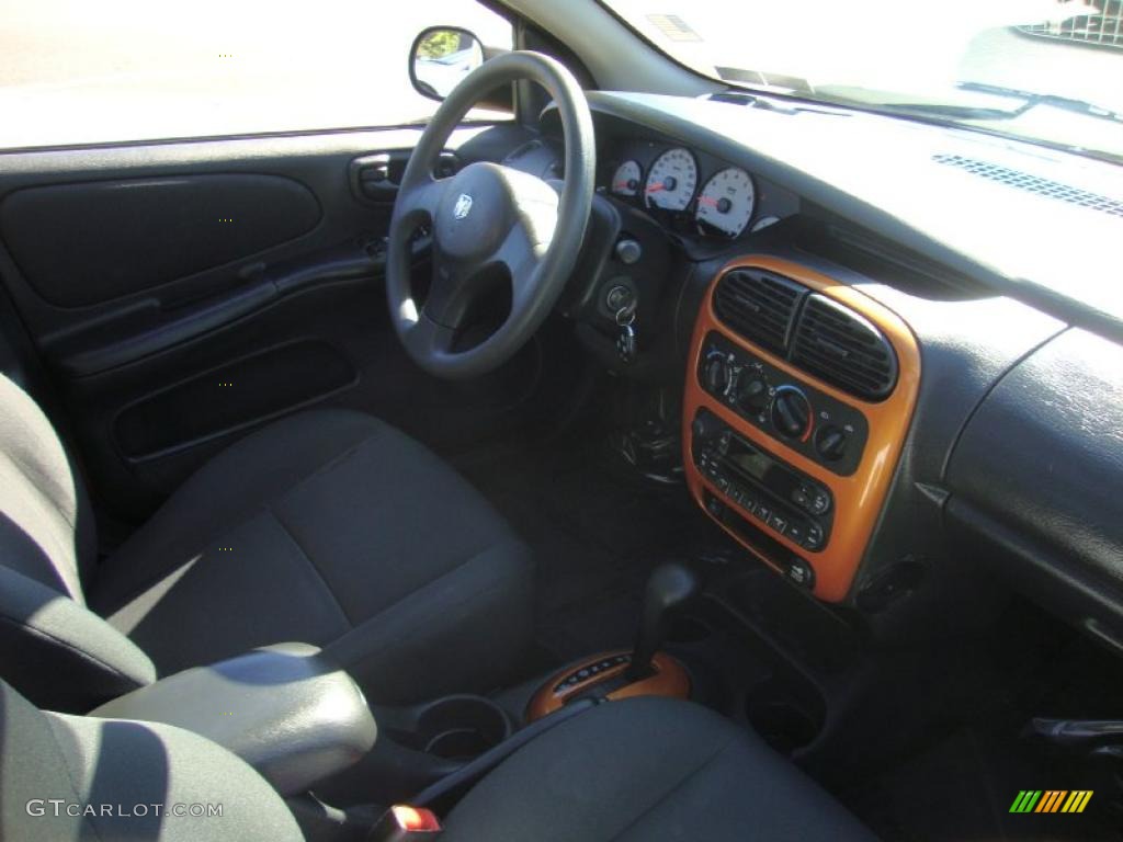 2005 Neon SXT - Orange Blast Pearlcoat / Dark Slate Gray photo #16