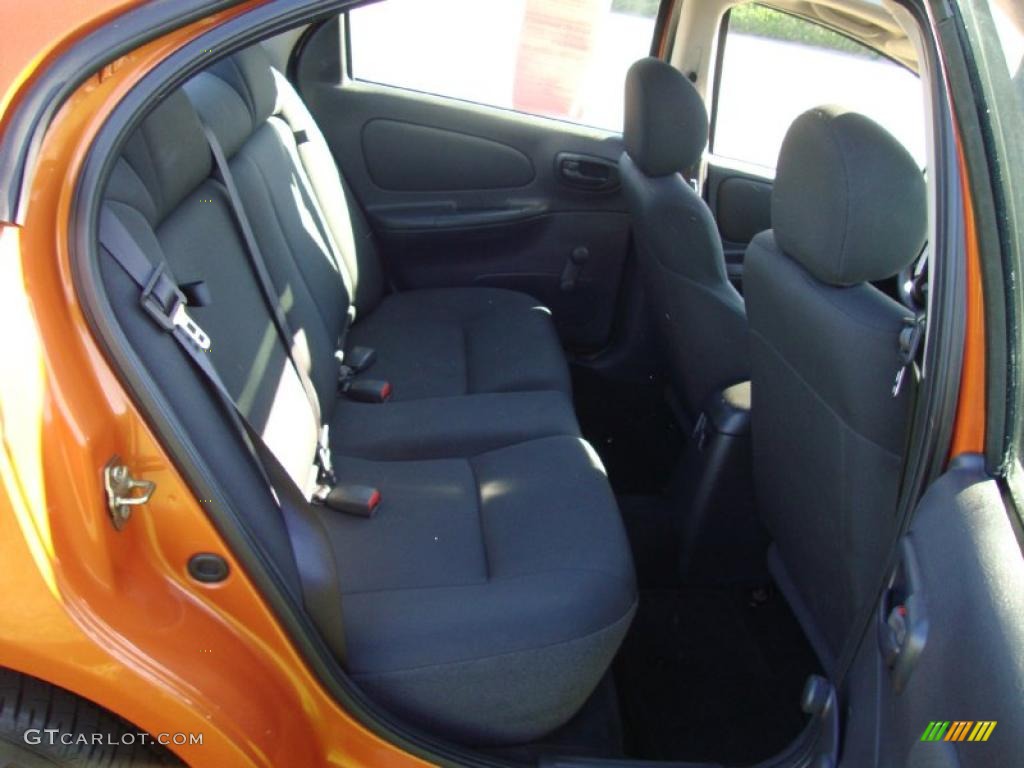 2005 Neon SXT - Orange Blast Pearlcoat / Dark Slate Gray photo #18